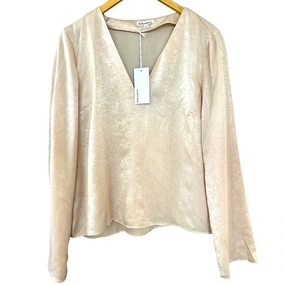 Reformation Ian Top in Champagne - Picture 5 of 12